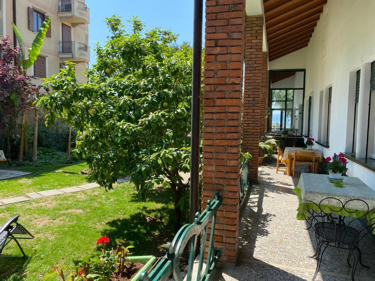 Casa Vacanze Gabbianella Villa Con Giardino Lungolago Maderno Тосколано-Мадерно Екстер'єр фото
